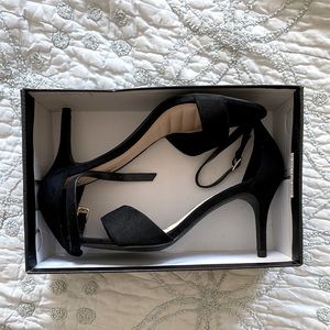 Lulu’s heels, black, brand new!